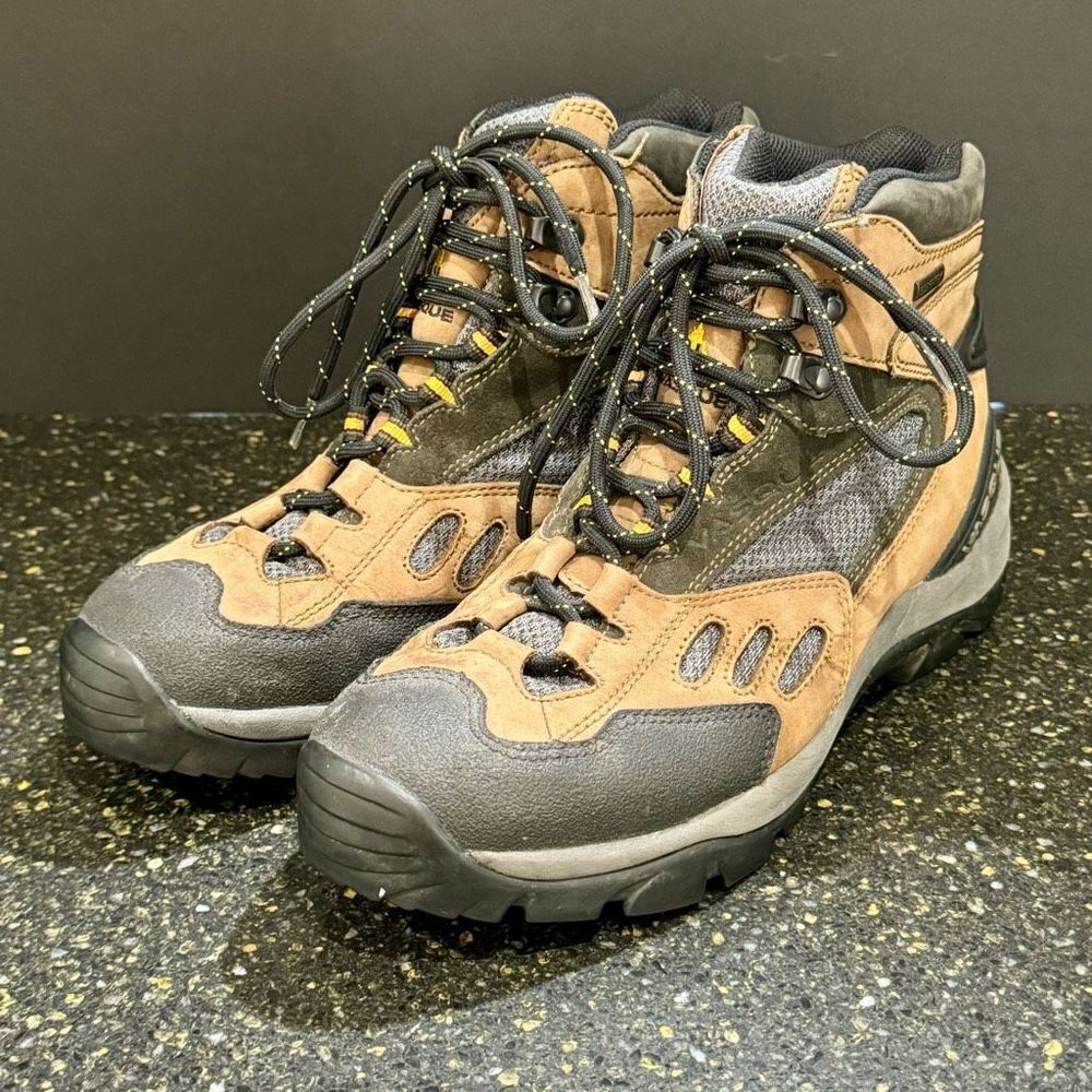Vasque Clarion Leather Goretex Hiking Boots. Size 9.5